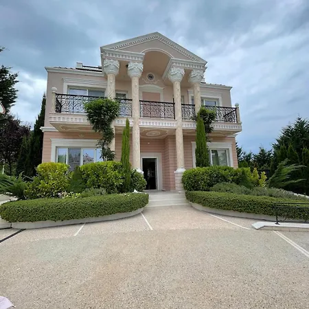 فيلة Luxury In *